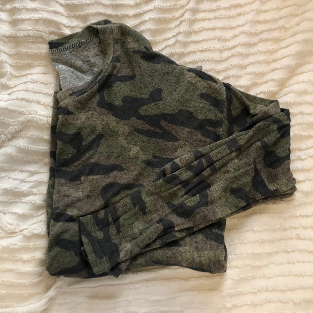 Camo Ling Sleeve Top